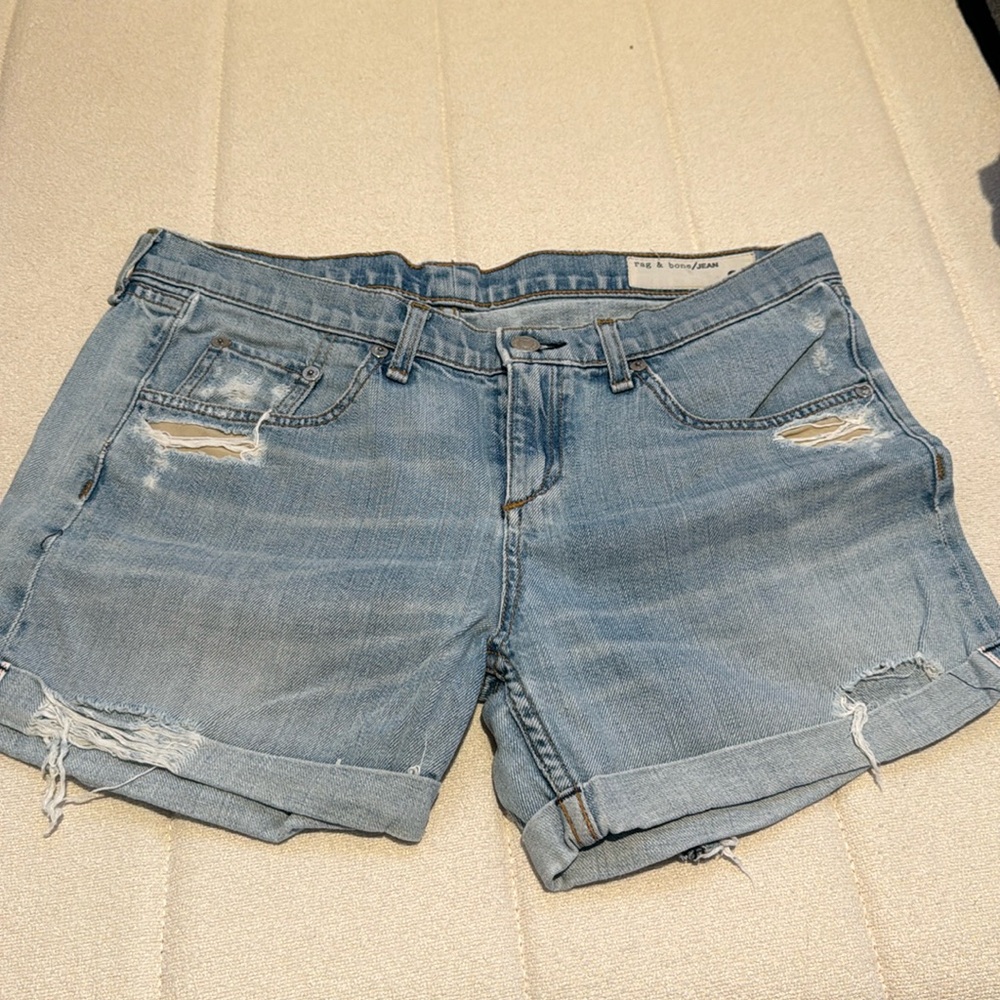 Rag & bone distressed Jean short size 26